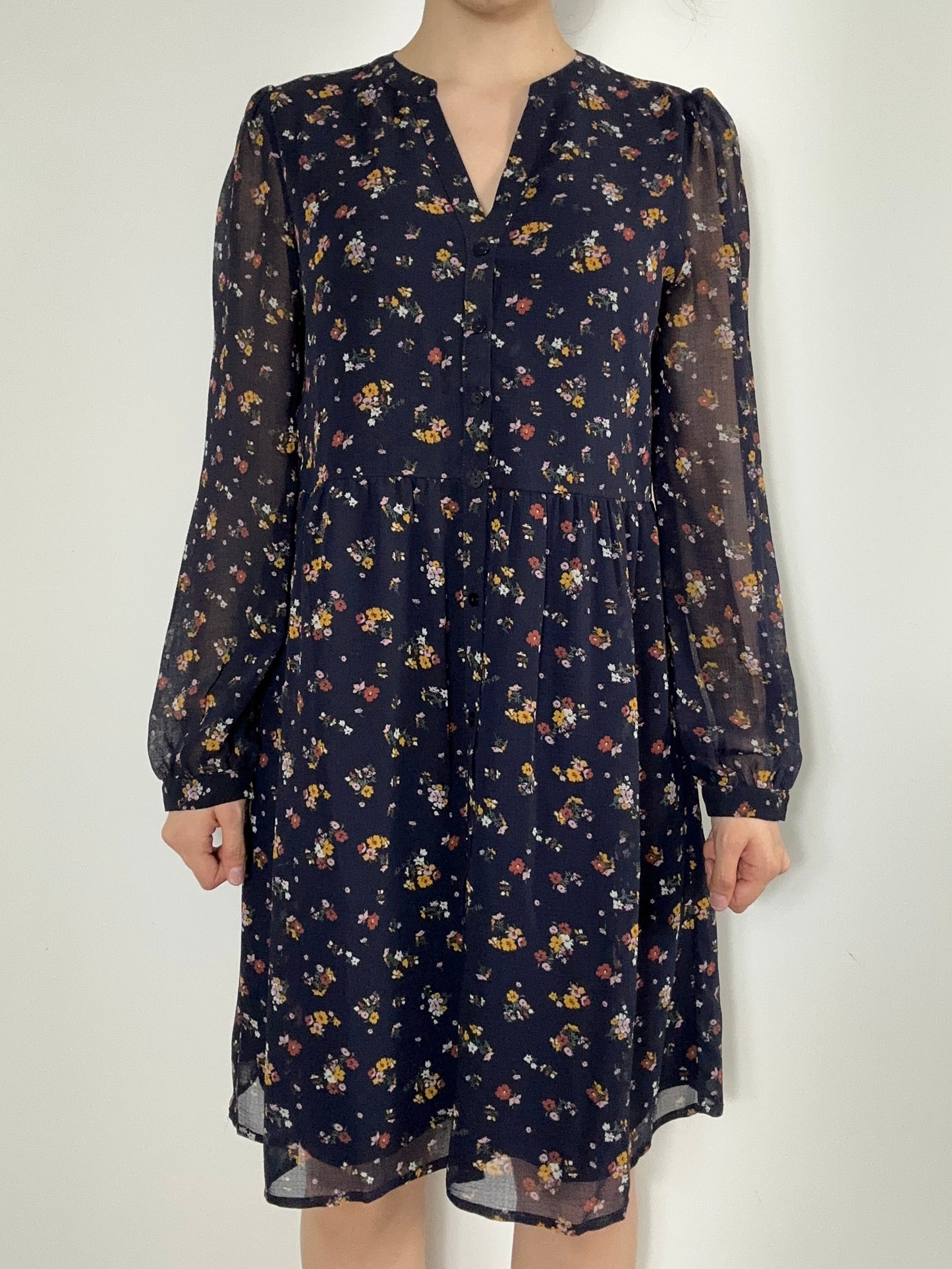 NONAME ruha, M
