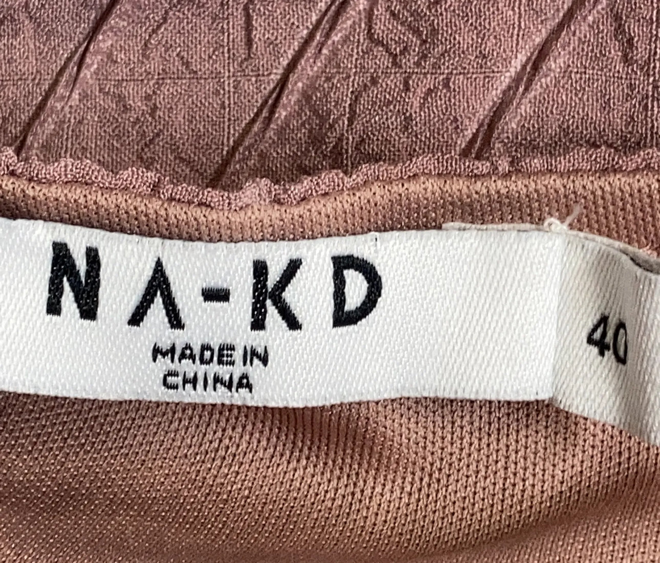 NA-KD ruha, L