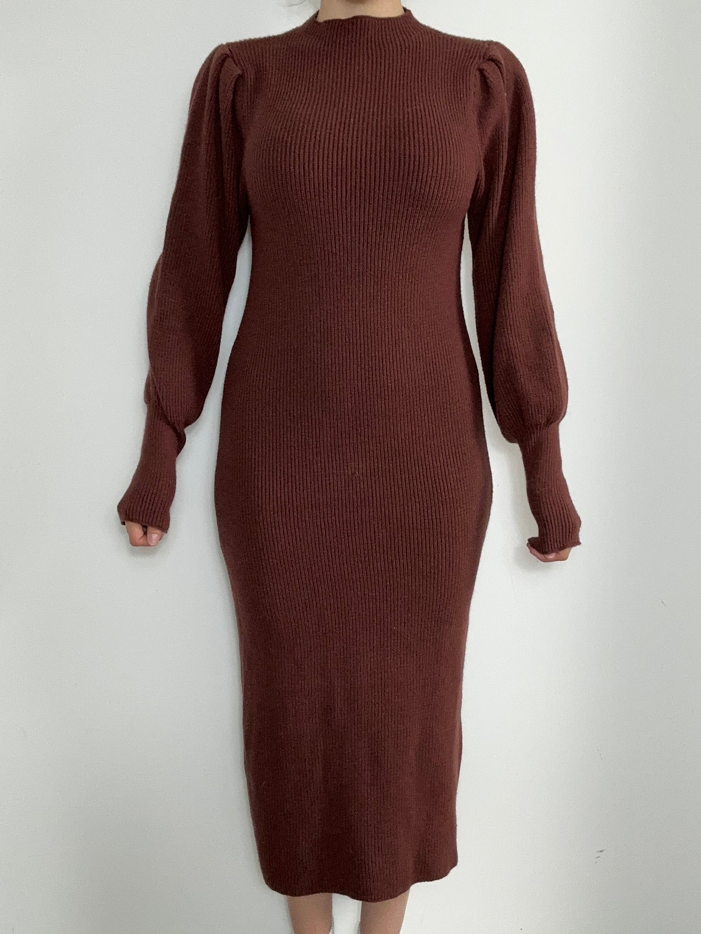 NONAME ruha, M