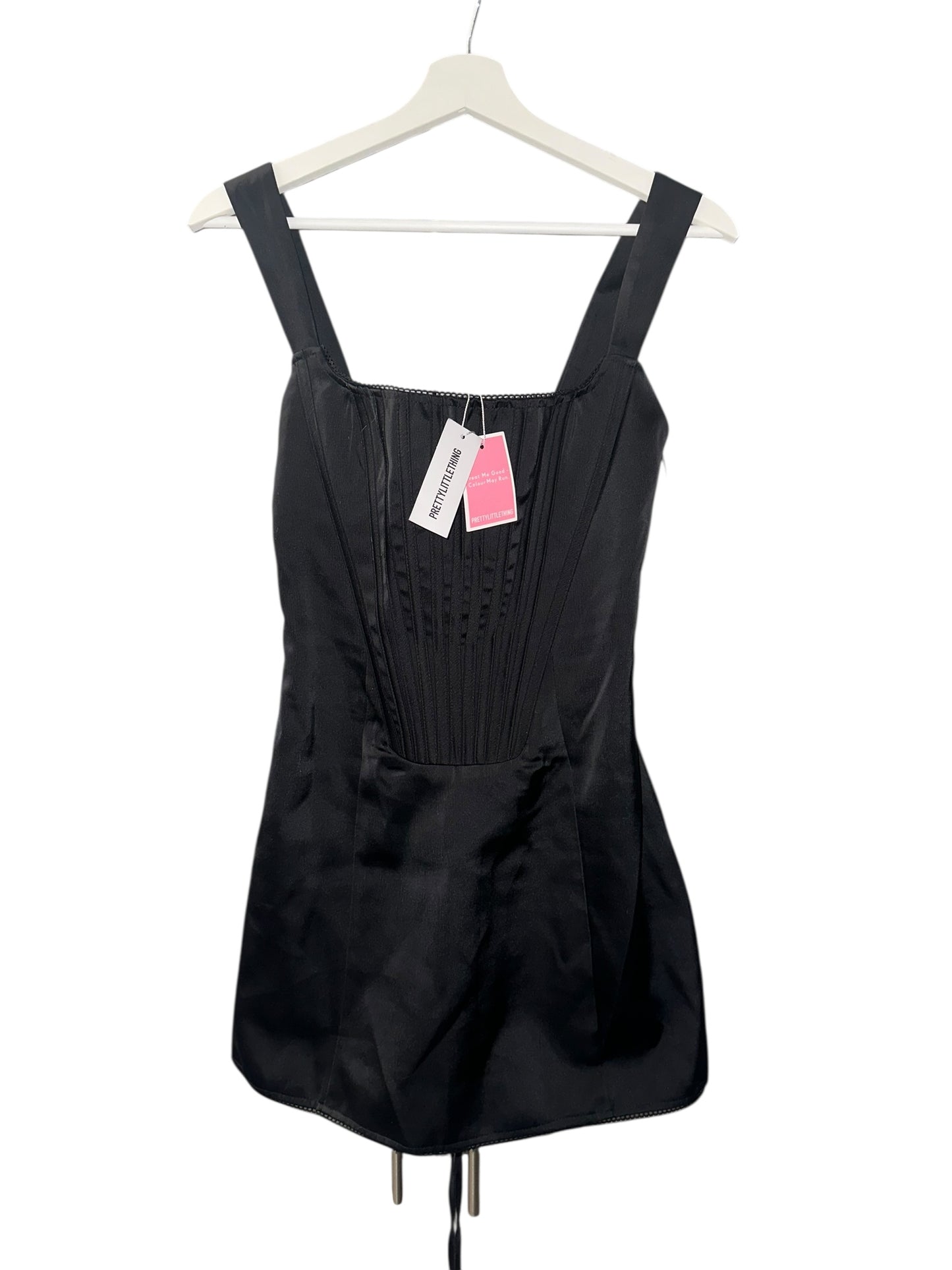 PRETTYLITTLETHING ruha, S