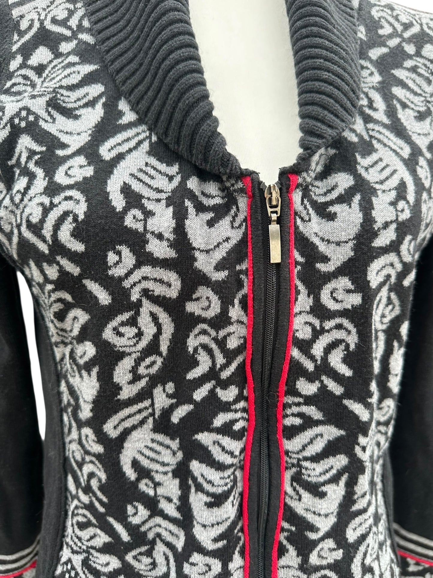 Pullover, M